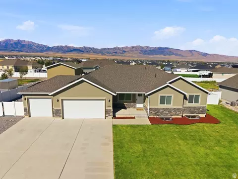 664 S Saddle Rd, Grantsville, UT 84029