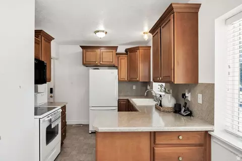 Kitchen - 80 N 500 W, Logan, UT 84321 photo 3 of 6