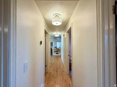 Entry Way - 916 E Sunburn Ln, Sandy, UT 84094 photo 3 of 3