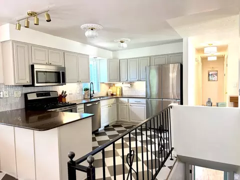 Kitchen - 916 E Sunburn Ln, Sandy, UT 84094 photo 1 of 5