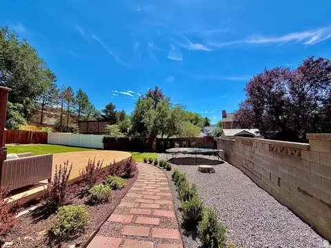 Exterior - 916 E Sunburn Ln, Sandy, UT 84094 photo 10 of 10