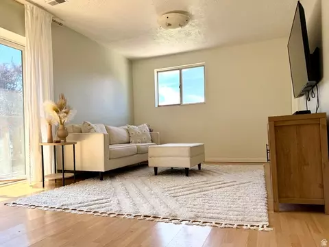 Living - 916 E Sunburn Ln, Sandy, UT 84094 photo 4 of 6