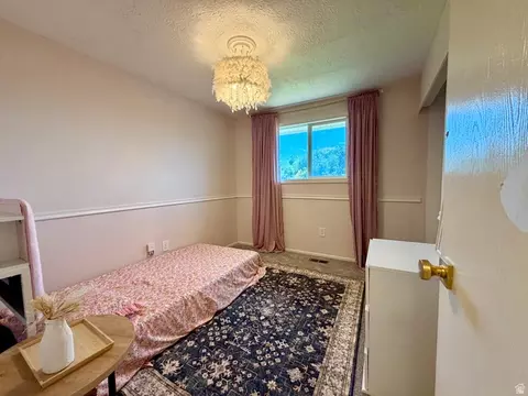 Bedroom - 916 E Sunburn Ln, Sandy, UT 84094 photo 4 of 5