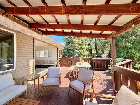 Exterior - 916 E Sunburn Ln, Sandy, UT 84094 photo 6 of 10