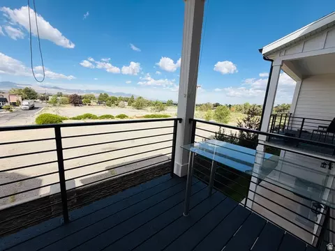 Exterior - 10554 S Bay Meadow Dr E #2, Sandy, UT 84092 photo 3 of 15
