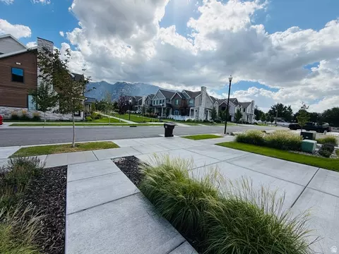 Exterior - 10554 S Bay Meadow Dr E #2, Sandy, UT 84092 photo 10 of 15