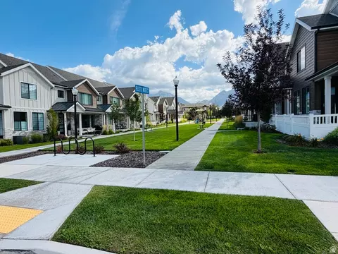 Exterior - 10554 S Bay Meadow Dr E #2, Sandy, UT 84092 photo 9 of 15