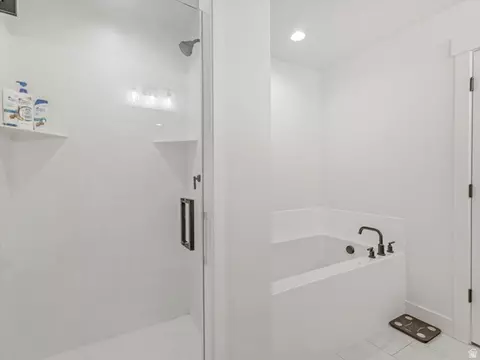 Bath - 10554 S Bay Meadow Dr E #2, Sandy, UT 84092 photo 2 of 4