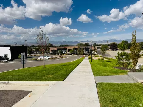 Exterior - 10554 S Bay Meadow Dr E #2, Sandy, UT 84092 photo 7 of 15