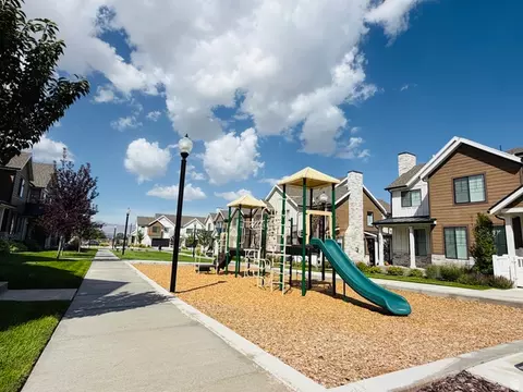 Exterior - 10554 S Bay Meadow Dr E #2, Sandy, UT 84092 photo 8 of 15