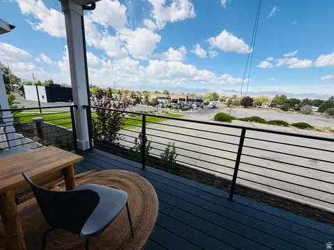 Exterior - 10554 S Bay Meadow Dr E #2, Sandy, UT 84092 photo 2 of 15