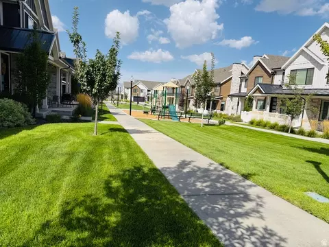 Exterior - 10554 S Bay Meadow Dr E #2, Sandy, UT 84092 photo 15 of 15