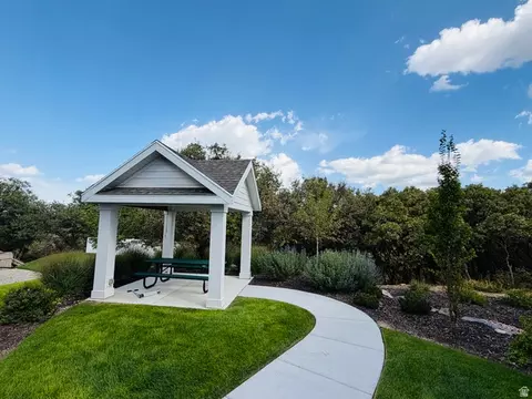 Exterior - 10554 S Bay Meadow Dr E #2, Sandy, UT 84092 photo 13 of 15
