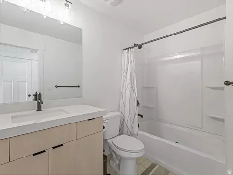 Bath - 10554 S Bay Meadow Dr E #2, Sandy, UT 84092 photo 1 of 4
