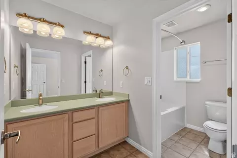 Bath - 1305 S Alpine Way E, Provo, UT 84606 photo 2 of 5