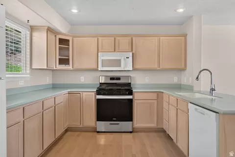 Kitchen - 1305 S Alpine Way E, Provo, UT 84606 photo 3 of 4
