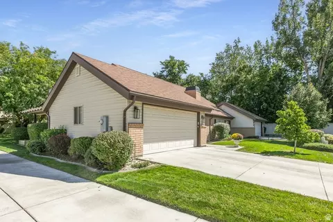 Exterior - 1136 N 700 W #195, Centerville, UT 84014 photo 4 of 8