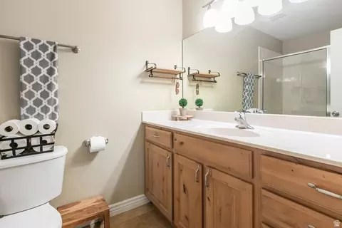 Bath - 1136 N 700 W #195, Centerville, UT 84014 photo 1 of 3