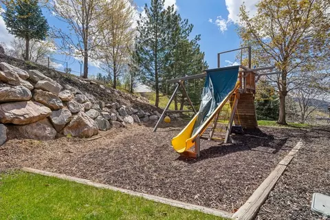 Exterior - 1714 Ridge Point Dr E, Bountiful, UT 84010 photo 16 of 33