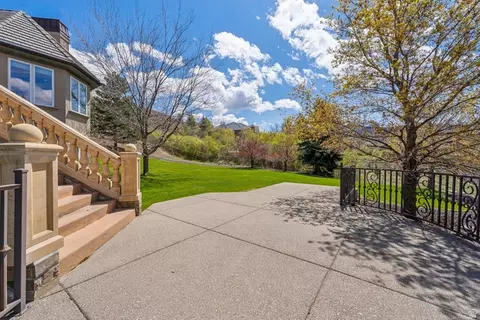Exterior - 1714 Ridge Point Dr E, Bountiful, UT 84010 photo 9 of 33