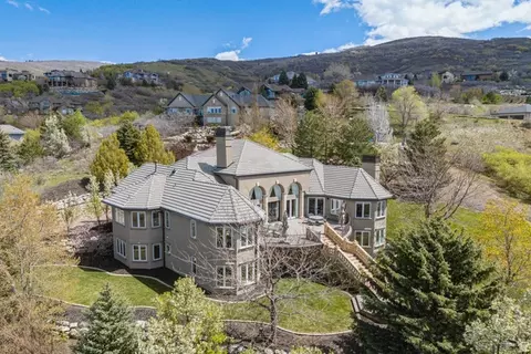 View/Area - 1714 Ridge Point Dr E, Bountiful, UT 84010 photo 1 of 8