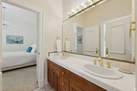 Bath - 1714 Ridge Point Dr E, Bountiful, UT 84010 photo 3 of 10
