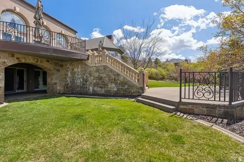 Exterior - 1714 Ridge Point Dr E, Bountiful, UT 84010 photo 6 of 33