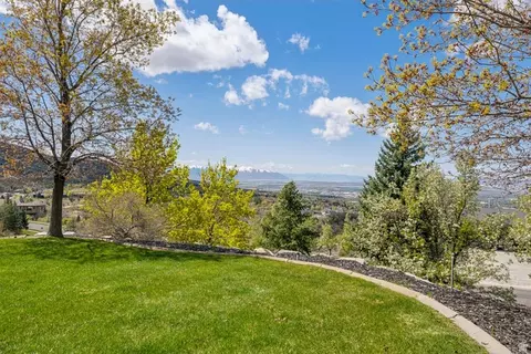 Exterior - 1714 Ridge Point Dr E, Bountiful, UT 84010 photo 17 of 33
