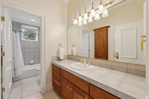 Bath - 1714 Ridge Point Dr E, Bountiful, UT 84010 photo 9 of 10