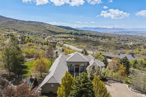 View/Area - 1714 Ridge Point Dr E, Bountiful, UT 84010 photo 3 of 8