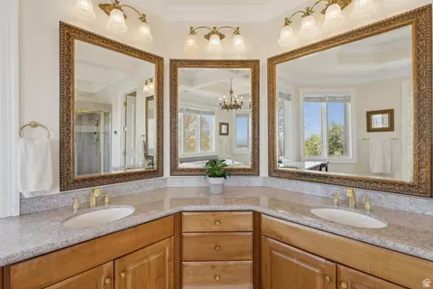 Bath - 1714 Ridge Point Dr E, Bountiful, UT 84010 photo 8 of 10
