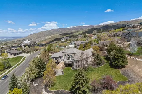 View/Area - 1714 Ridge Point Dr E, Bountiful, UT 84010 photo 2 of 8