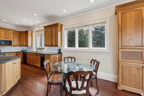 Kitchen - 1714 Ridge Point Dr E, Bountiful, UT 84010 photo 7 of 13