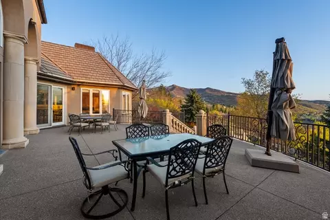 Exterior - 1714 Ridge Point Dr E, Bountiful, UT 84010 photo 23 of 33