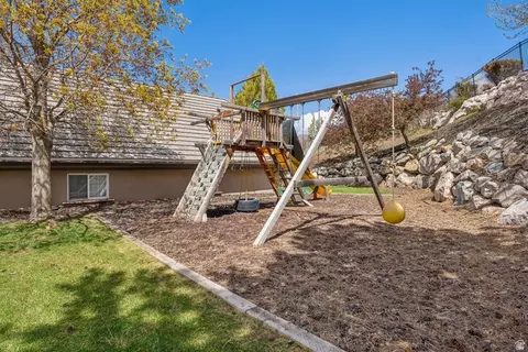 Exterior - 1714 Ridge Point Dr E, Bountiful, UT 84010 photo 15 of 33