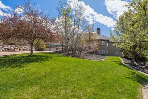 Exterior - 1714 Ridge Point Dr E, Bountiful, UT 84010 photo 2 of 33