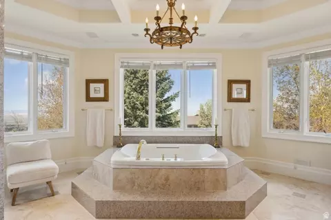 Bath - 1714 Ridge Point Dr E, Bountiful, UT 84010 photo 4 of 10
