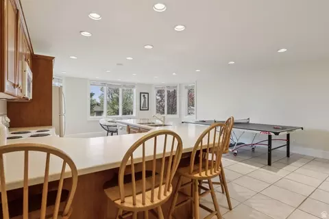 Kitchen - 1714 Ridge Point Dr E, Bountiful, UT 84010 photo 9 of 13