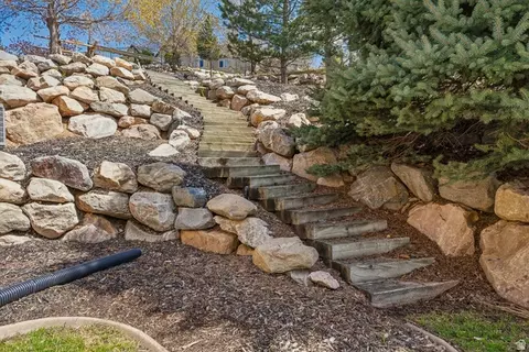 Exterior - 1714 Ridge Point Dr E, Bountiful, UT 84010 photo 14 of 33