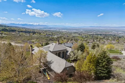 View/Area - 1714 Ridge Point Dr E, Bountiful, UT 84010 photo 4 of 8