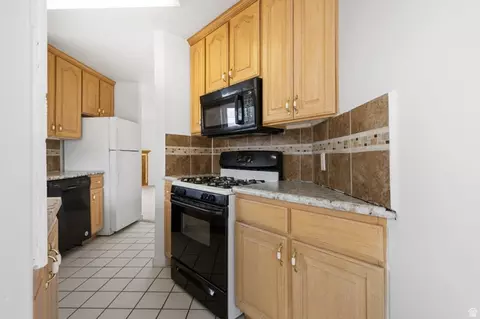 Kitchen - 380 S 100 E, Mount Pleasant, UT 84647 photo 2 of 2