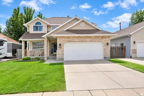 Exterior - 236 E Ashbrook Cir, Midvale, UT 84047 photo 2 of 11