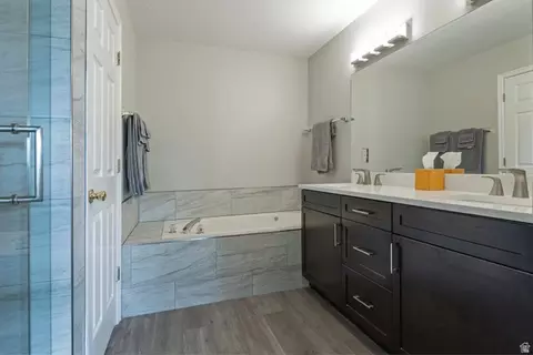 Bath - 236 E Ashbrook Cir, Midvale, UT 84047 photo 1 of 6