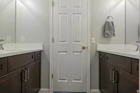 Bath - 236 E Ashbrook Cir, Midvale, UT 84047 photo 5 of 6