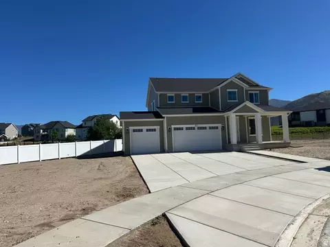 Exterior - 811 E 350 N #2, Salem, UT 84653 photo 3 of 6
