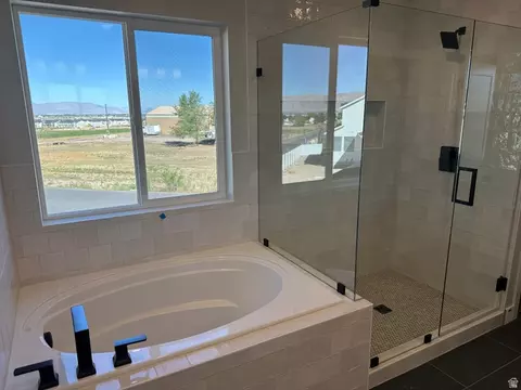 Bath - 811 E 350 N #2, Salem, UT 84653 photo 4 of 6