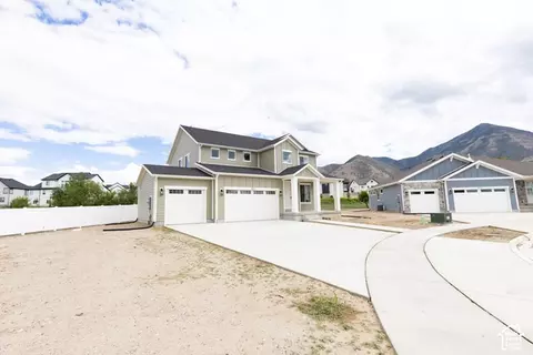 Exterior - 811 E 350 N #2, Salem, UT 84653 photo 3 of 5