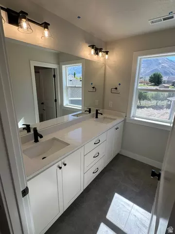 Bath - 811 E 350 N #2, Salem, UT 84653 photo 5 of 6
