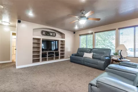 Living - 10162 S Solstice View Dr W, Copperton, UT 84006 photo 3 of 4