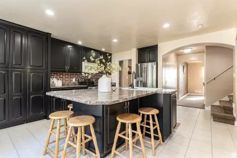 Kitchen - 10162 S Solstice View Dr W, Copperton, UT 84006 photo 2 of 4